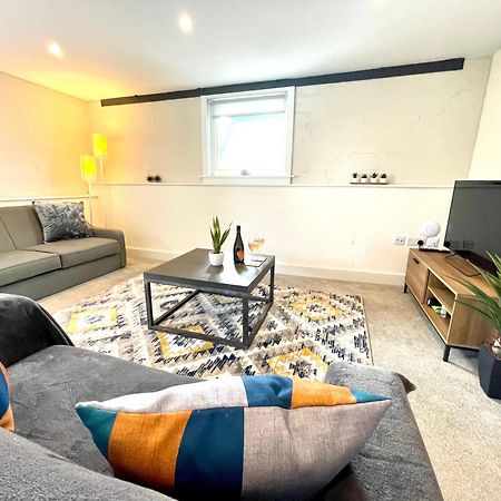 New Executive Apartment Perfect For Contractors & Pilots Bishop's Stortford Eksteriør billede